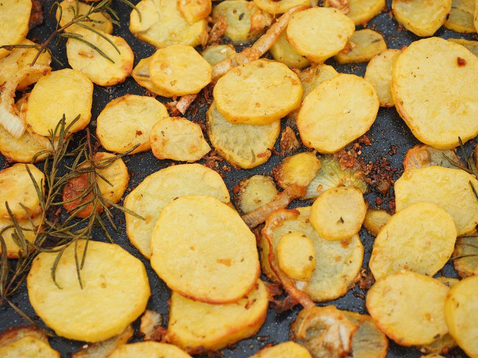 Pecene cesnekove brambory
