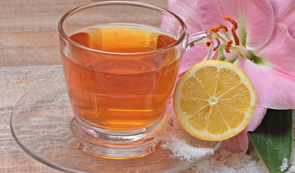 Čaj s medem a citronem