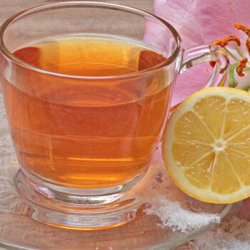 Čaj s medem a citronem