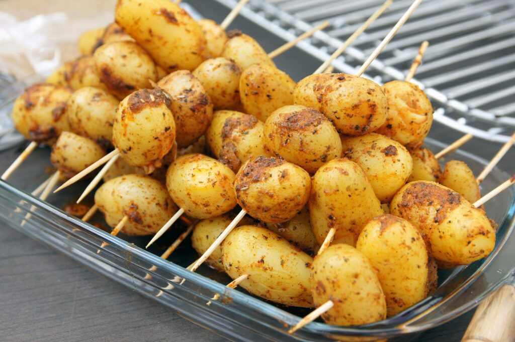 Pečené brambory na grilu