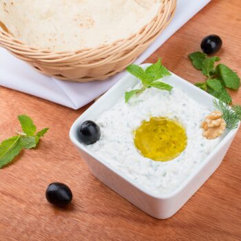 tzatziki-okurkovy-jogurtovy-salat-9341142