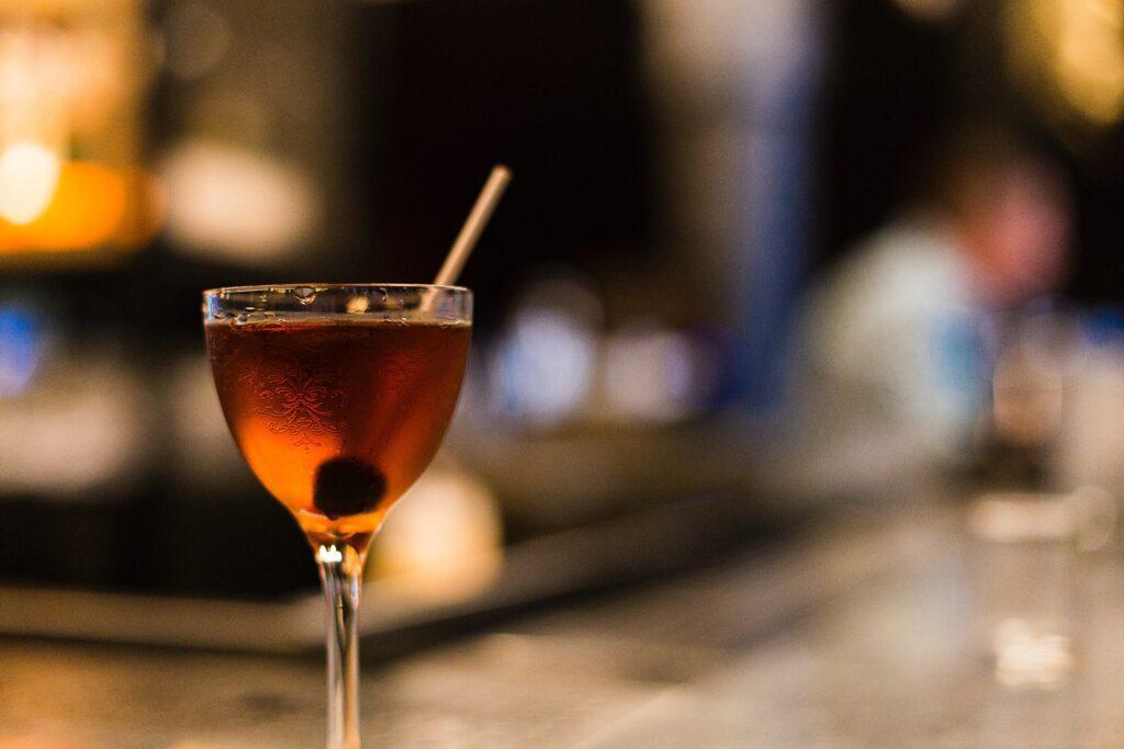 koktejl-manhattan-s-bourbonem