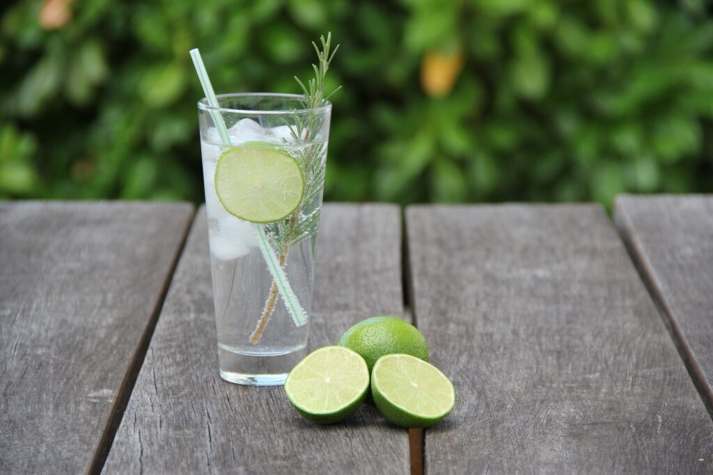 koktejl-gin-rickey