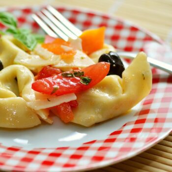 snadny-salat-tortellini